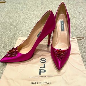 SJP pink satin pumps size 39 NEW